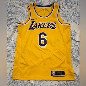 LeBron James Jersey 44 Medium